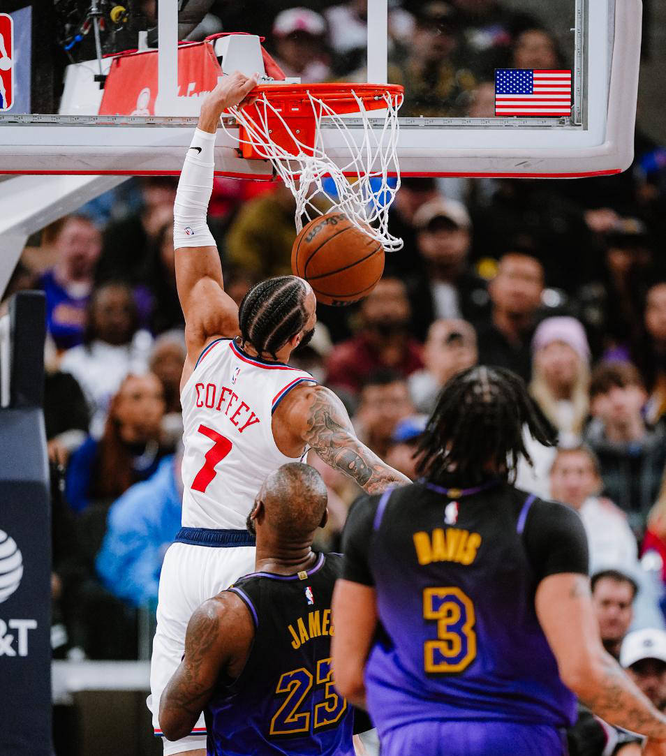 快船惊险取胜独行侠，决心夺得总冠军！