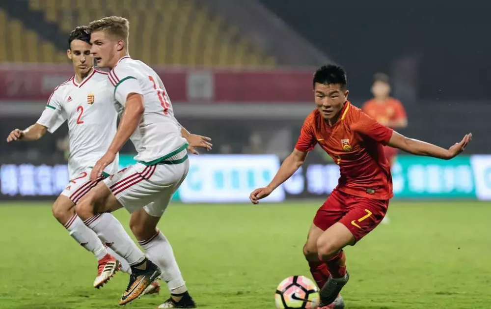 开云体育在线_关于那不勒斯青训中场崭露头角，或将成为未来之星的信息