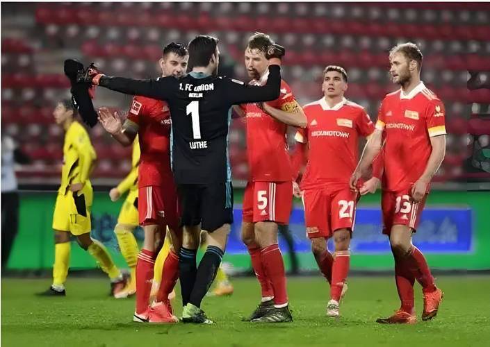 斯图加特主场击败门兴格拉德巴赫，豪取三分的简单介绍