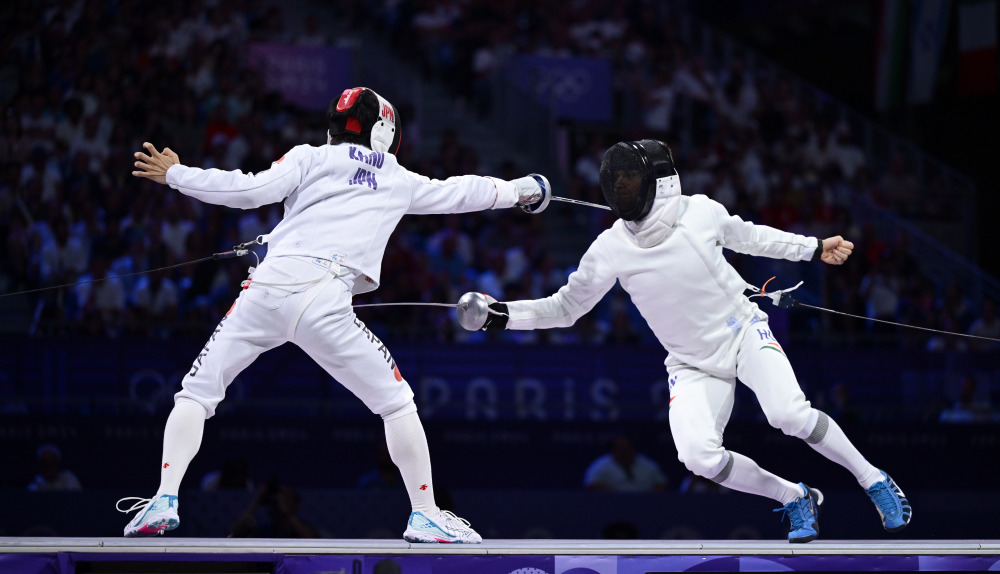 开云体育入口_伊朗击剑选手奋勇争先，夺冠辉煌