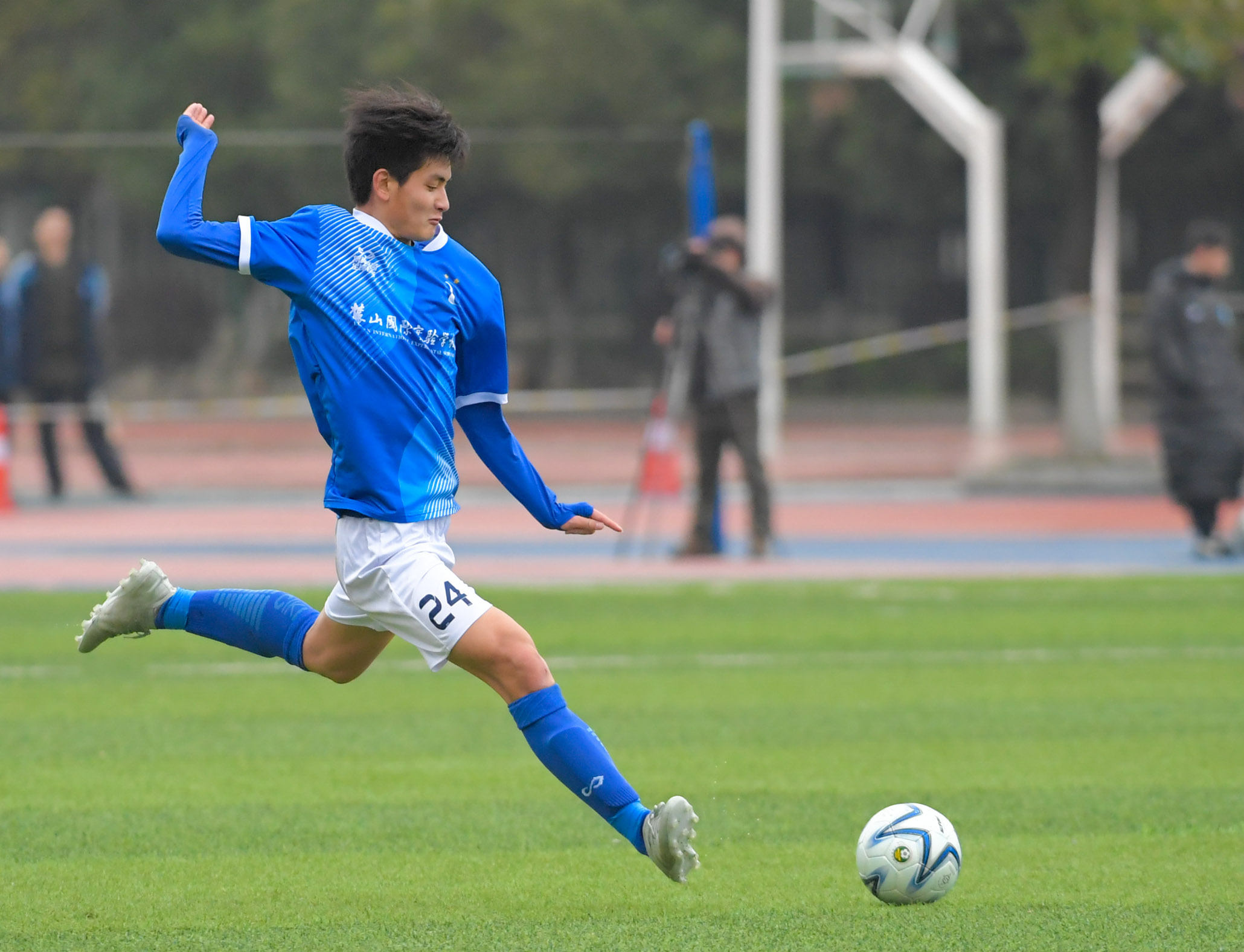 开云体育官网_南非足球协会推动体育发展，年轻球员锻炼成长的简单介绍